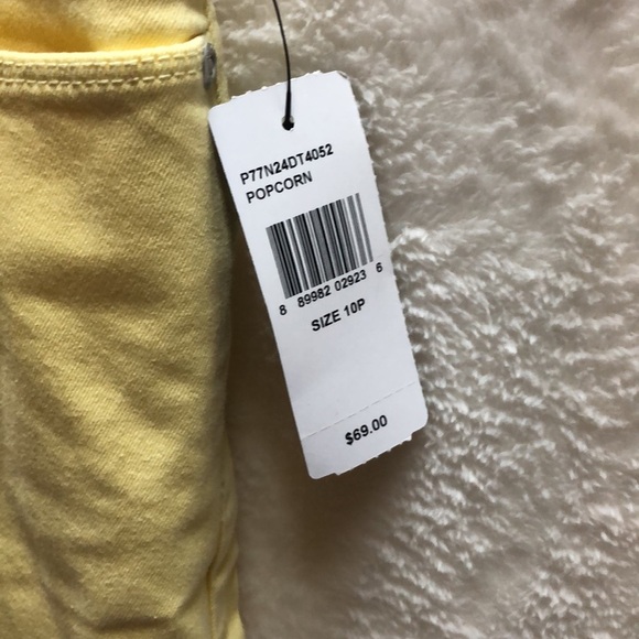 NYDJ Popcorn Bermuda Shorts, size 10P NWT - Picture 3 of 7